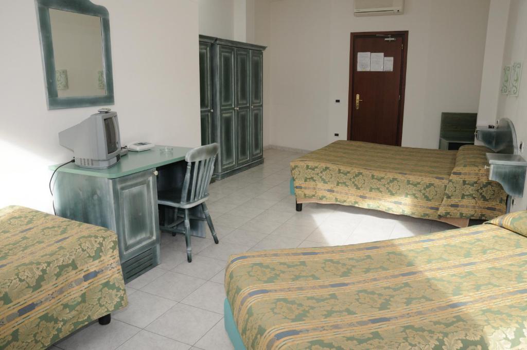 Hotel Meridiana Arbus Room photo