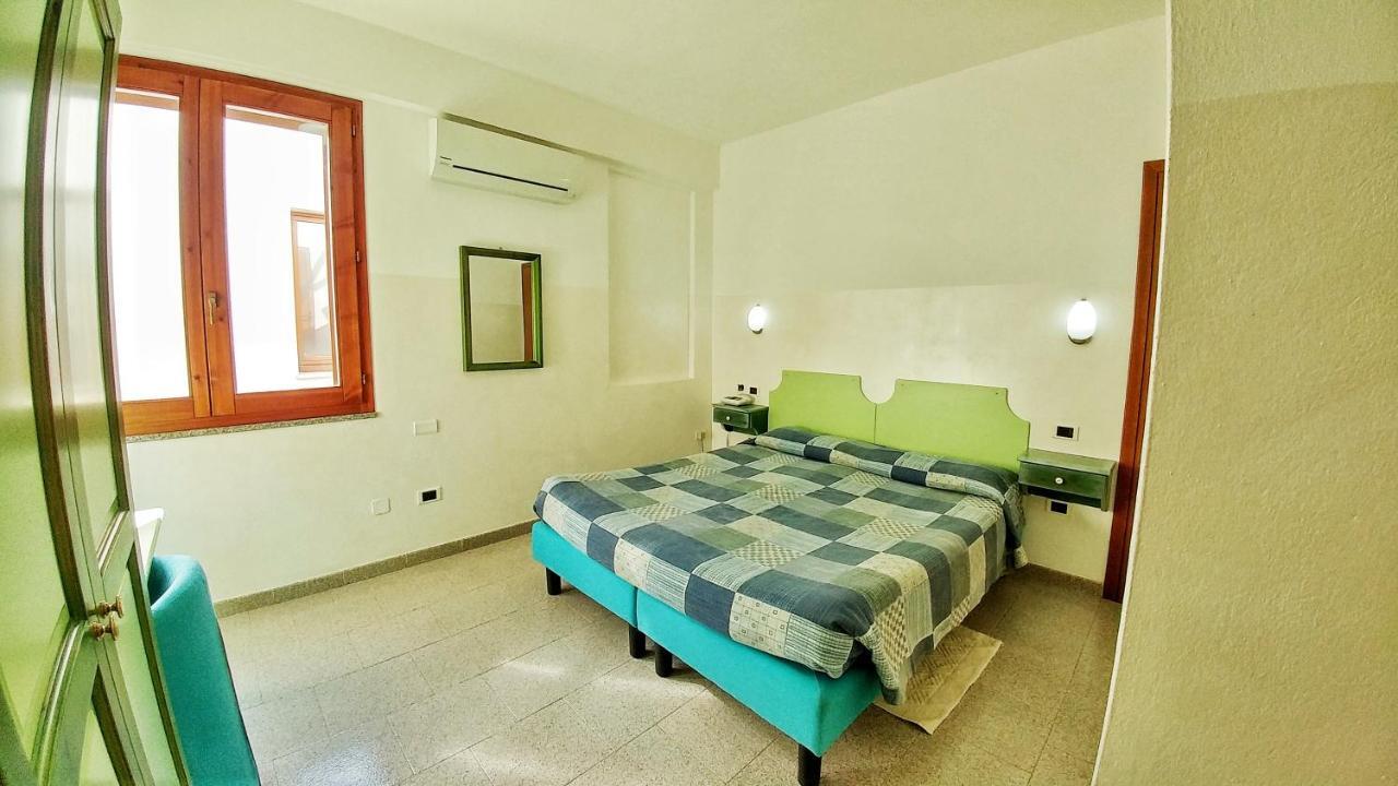 Hotel Meridiana Arbus Exterior photo