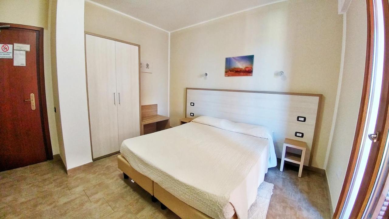 Hotel Meridiana Arbus Exterior photo