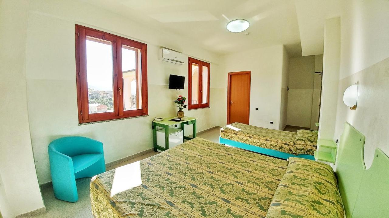Hotel Meridiana Arbus Exterior photo