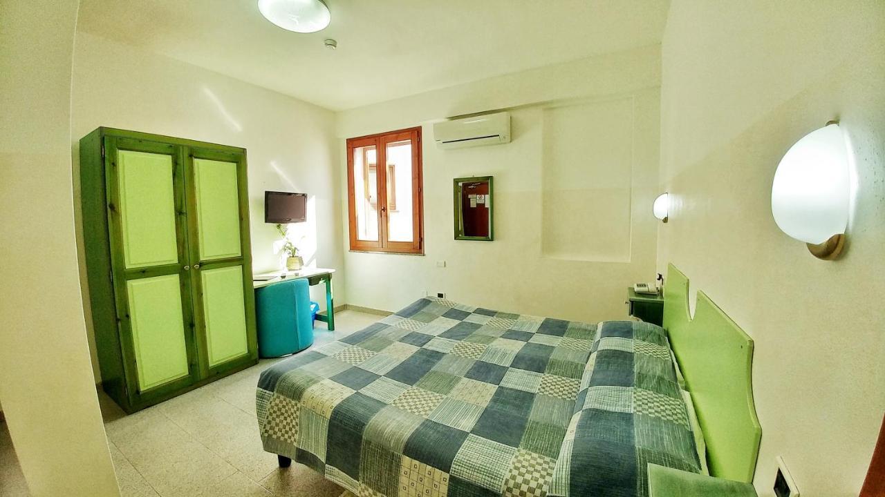 Hotel Meridiana Arbus Exterior photo