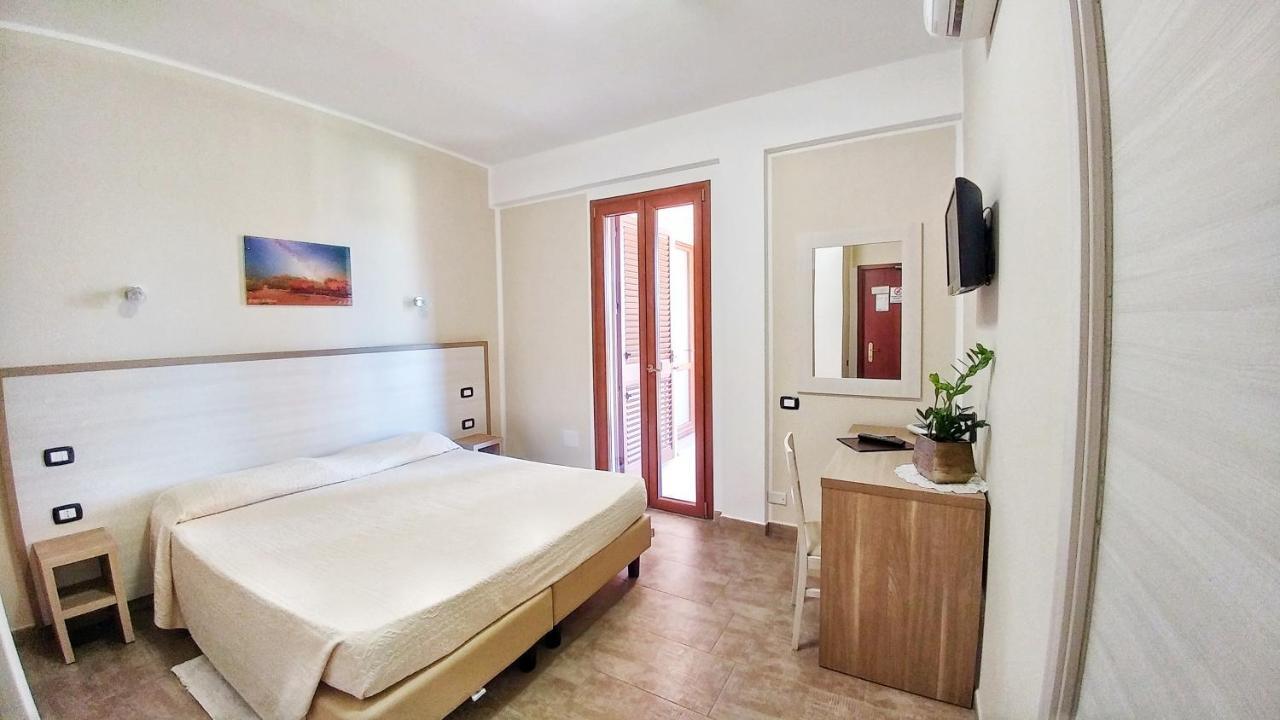 Hotel Meridiana Arbus Exterior photo