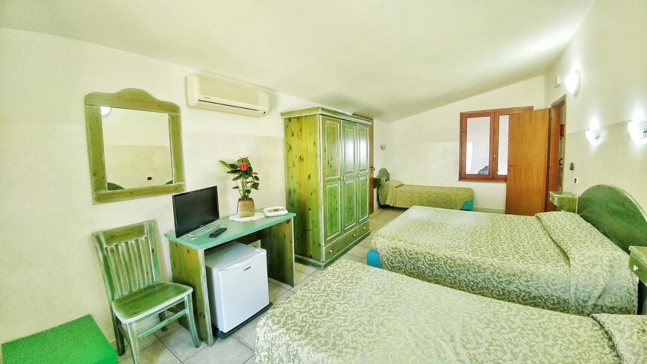 Hotel Meridiana Arbus Exterior photo